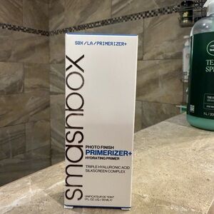 Smashbox Primerizer+ Hydrating Primer - White and Blue